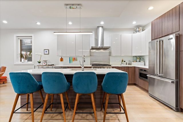 3033 N Clybourn Avenue 1, Chicago, IL 60618