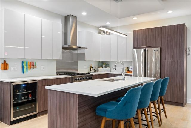 3033 N Clybourn Avenue 1, Chicago, IL 60618