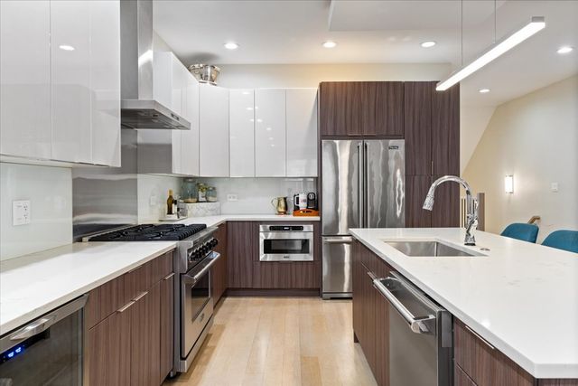 3033 N Clybourn Avenue 1, Chicago, IL 60618