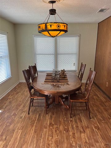 1103 W 11th Street, Mcgregor, TX 76657