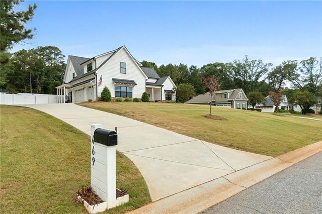 469 Ashley Glen Drive, Williamson, GA 30292