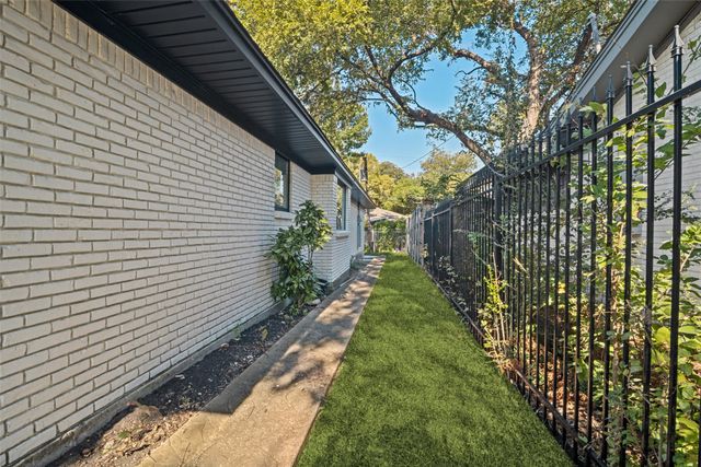 5021 Ashbrook Road, Dallas, TX 75227
