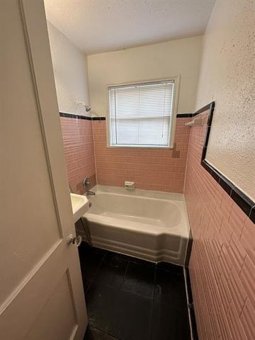 4420 Roseland Street 04, Houston, TX 77006