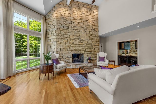 6155 Hunters Trail, Indian Hill, OH 45243