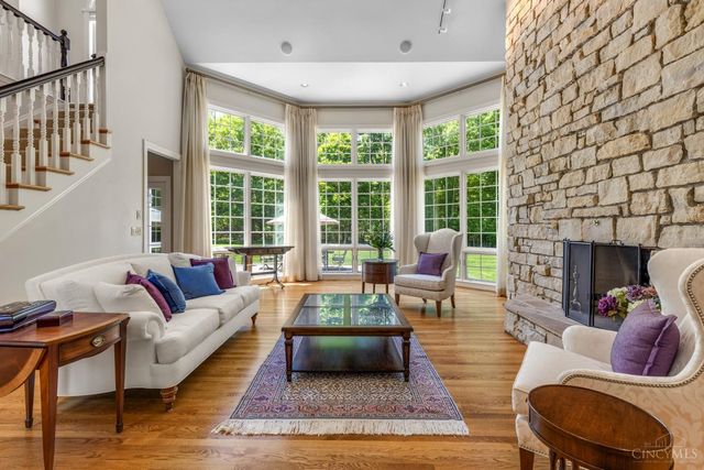6155 Hunters Trail, Indian Hill, OH 45243