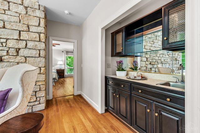 6155 Hunters Trail, Indian Hill, OH 45243