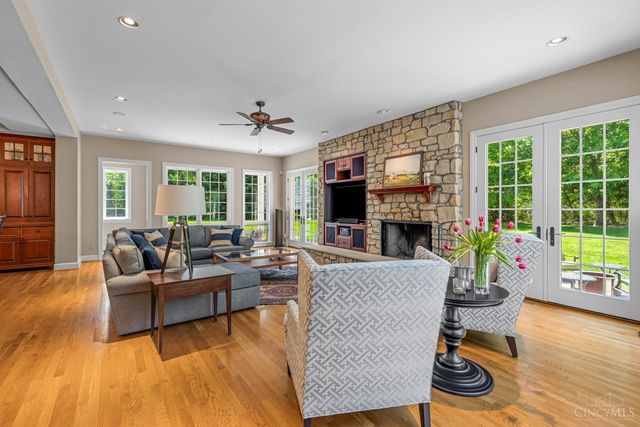 6155 Hunters Trail, Indian Hill, OH 45243