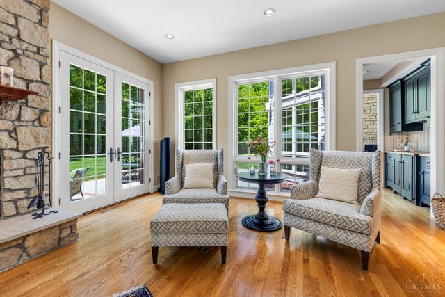 6155 Hunters Trail, Indian Hill, OH 45243