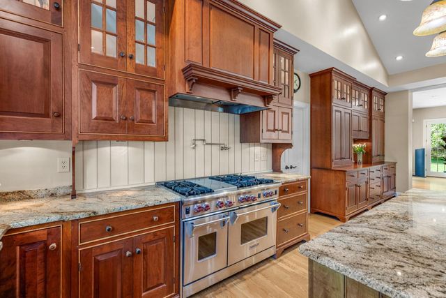 6155 Hunters Trail, Indian Hill, OH 45243