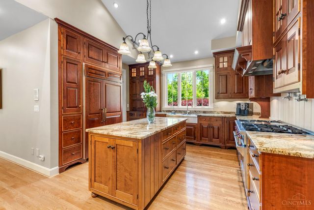 6155 Hunters Trail, Indian Hill, OH 45243