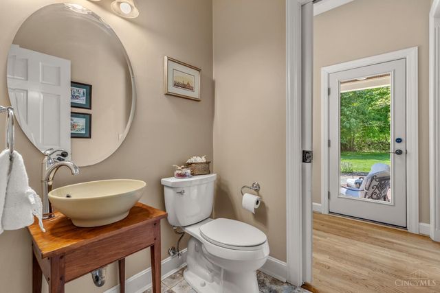 6155 Hunters Trail, Indian Hill, OH 45243