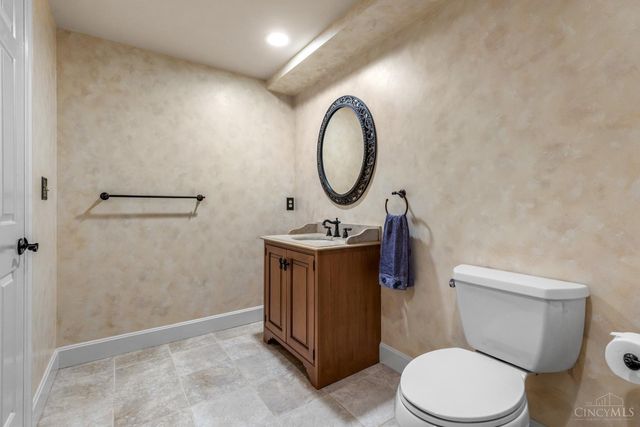 6155 Hunters Trail, Indian Hill, OH 45243