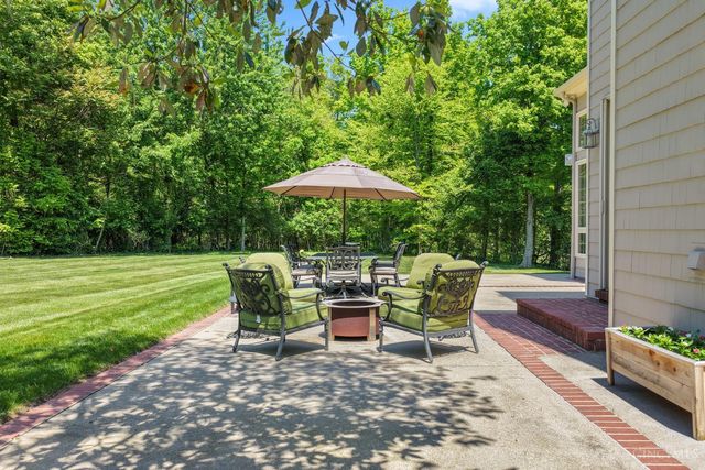 6155 Hunters Trail, Indian Hill, OH 45243