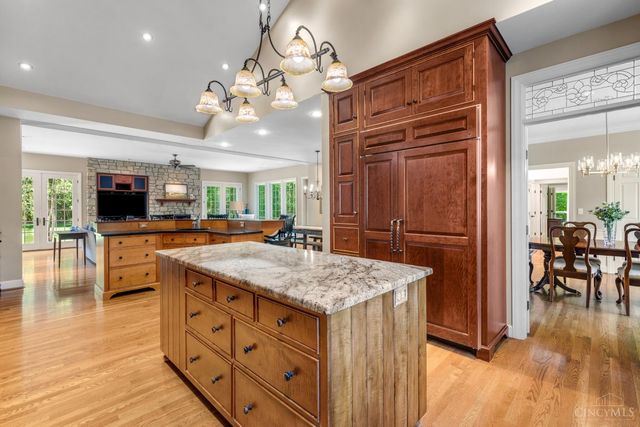 6155 Hunters Trail, Indian Hill, OH 45243