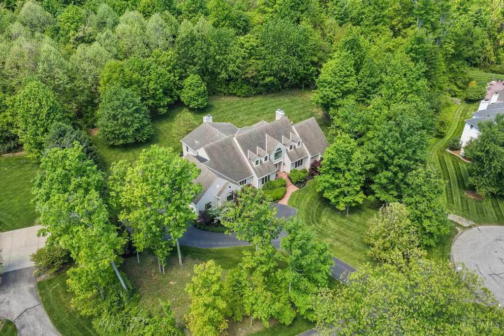 6155 Hunters Trail, Indian Hill, OH 45243