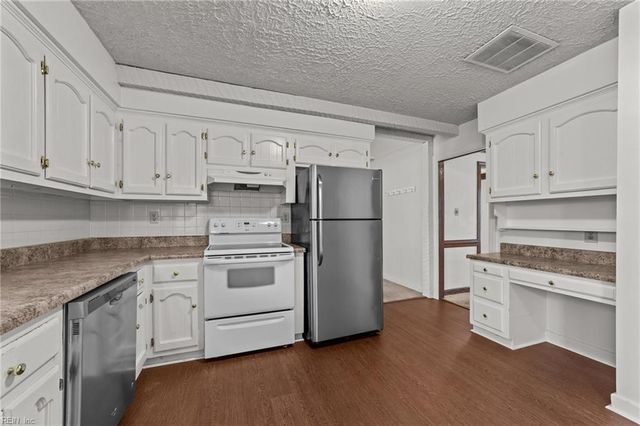 620 Caleb DR, Chesapeake, VA 23322