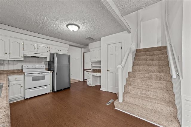 620 Caleb DR, Chesapeake, VA 23322