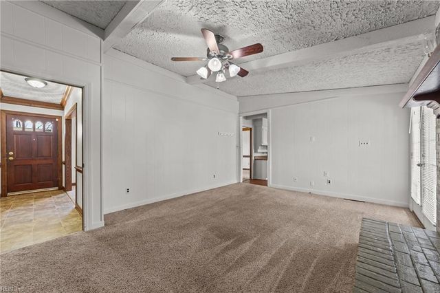 620 Caleb DR, Chesapeake, VA 23322