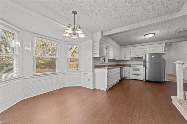 620 Caleb DR, Chesapeake, VA 23322