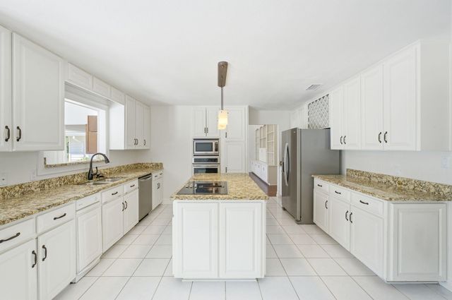 47 Country Club Dr E, Destin, FL 32541