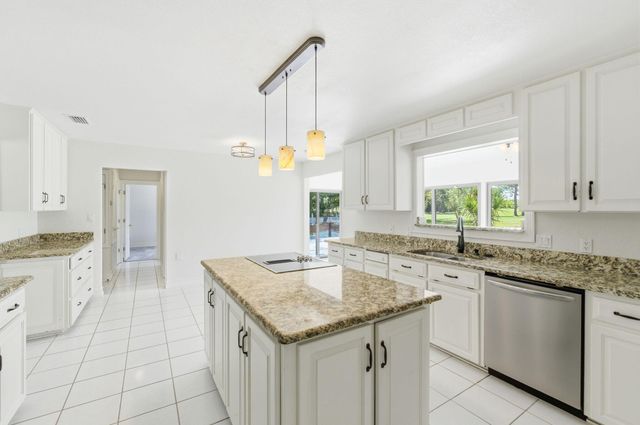 47 Country Club Dr E, Destin, FL 32541