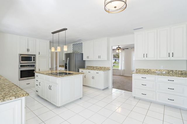 47 Country Club Dr E, Destin, FL 32541