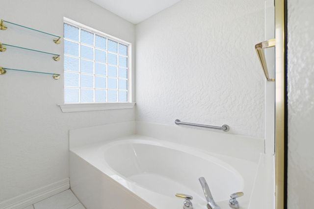 47 Country Club Dr E, Destin, FL 32541