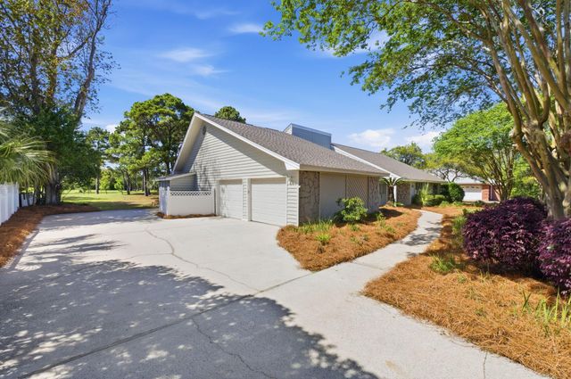 47 Country Club Dr E, Destin, FL 32541