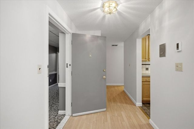 1208 Greendale Ave 211, Needham, MA 02492