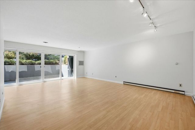 1208 Greendale Ave 211, Needham, MA 02492