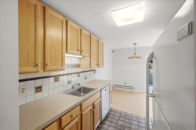 1208 Greendale Ave 211, Needham, MA 02492