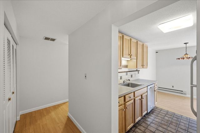 1208 Greendale Ave 211, Needham, MA 02492