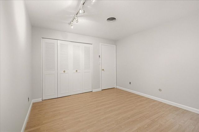 1208 Greendale Ave 211, Needham, MA 02492