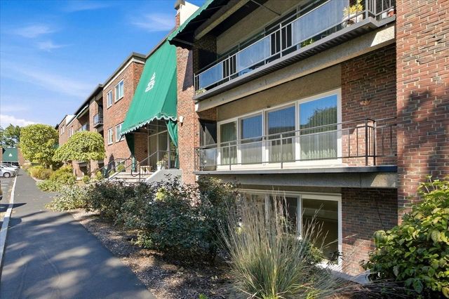 1208 Greendale Ave 211, Needham, MA 02492