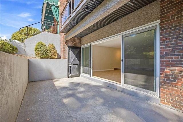 1208 Greendale Ave 211, Needham, MA 02492