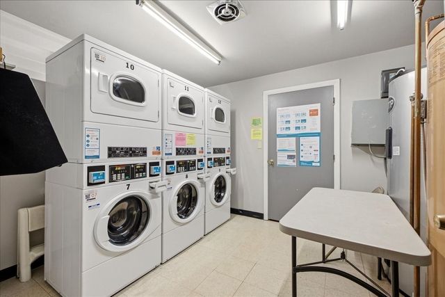 1208 Greendale Ave 211, Needham, MA 02492