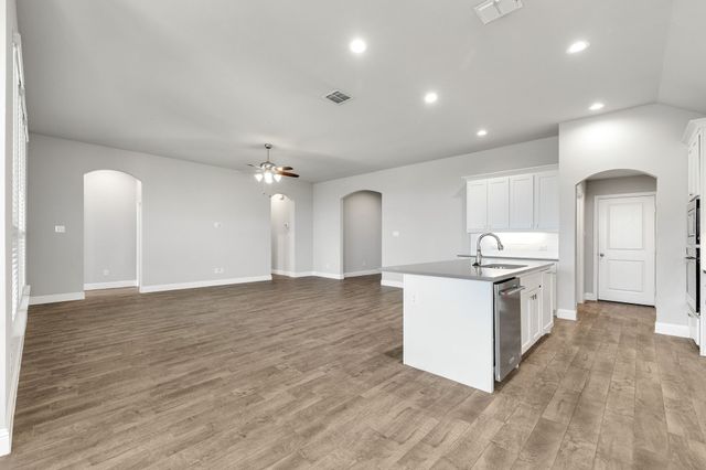 915 Timber Ridge Drive, Justin, TX 76247