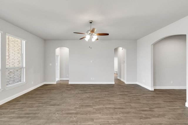 915 Timber Ridge Drive, Justin, TX 76247