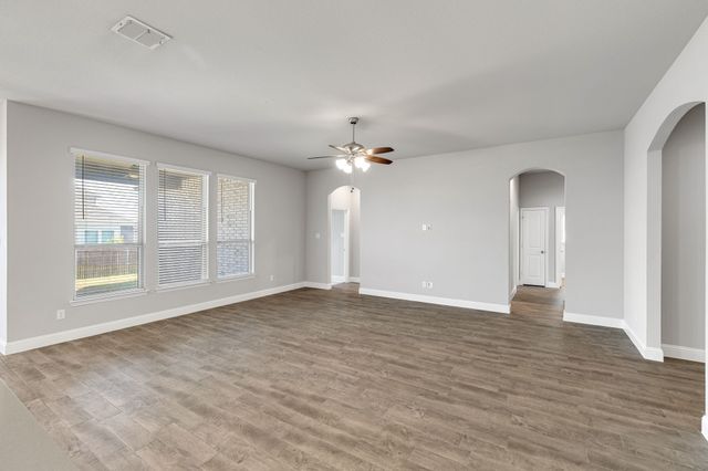 915 Timber Ridge Drive, Justin, TX 76247