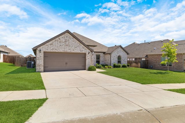 915 Timber Ridge Drive, Justin, TX 76247