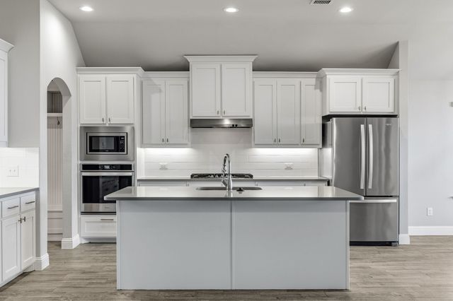 915 Timber Ridge Drive, Justin, TX 76247