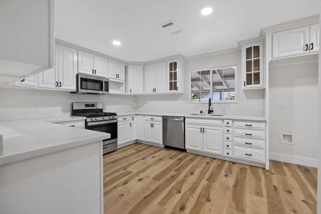 215 Lombardy Lane, Lemoore, CA 93245