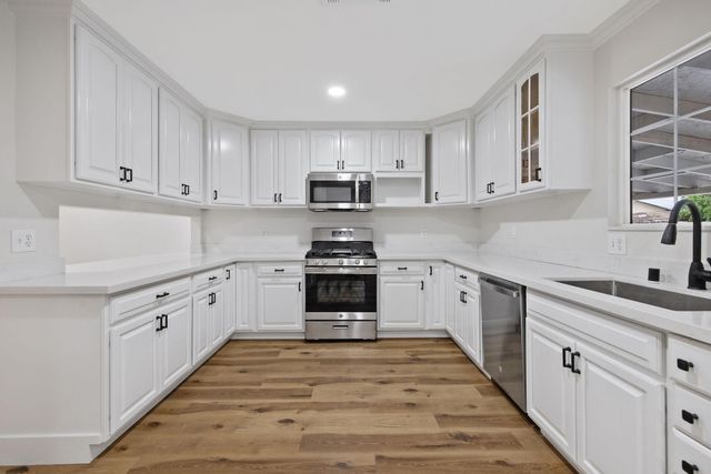 215 Lombardy Lane, Lemoore, CA 93245