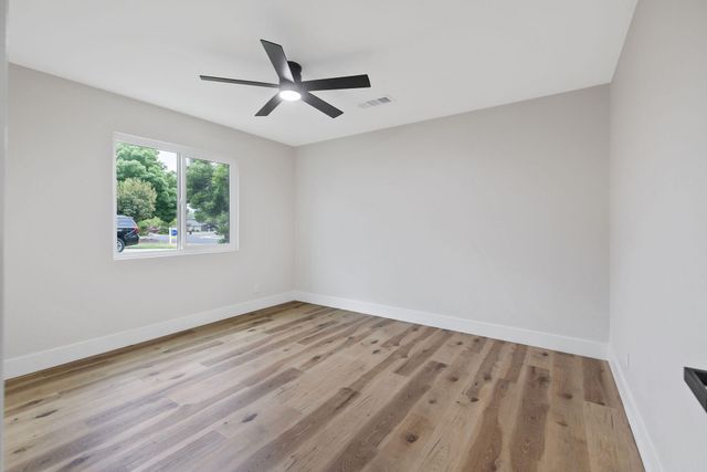 215 Lombardy Lane, Lemoore, CA 93245