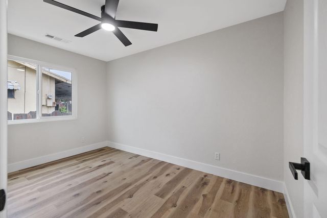 215 Lombardy Lane, Lemoore, CA 93245