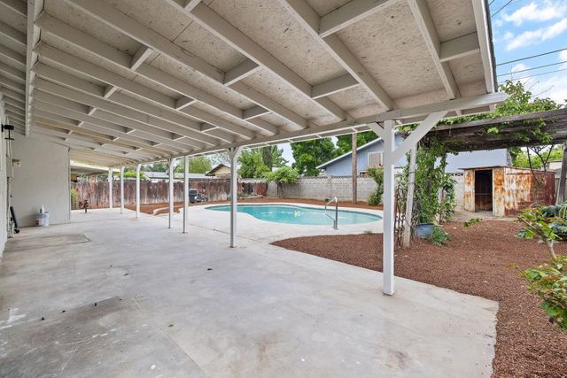 215 Lombardy Lane, Lemoore, CA 93245