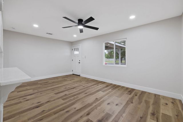 215 Lombardy Lane, Lemoore, CA 93245