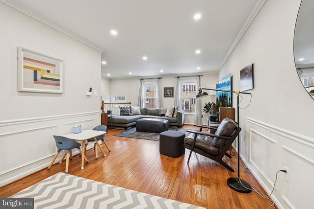 2010 PIERIS CT, Vienna, VA 22182