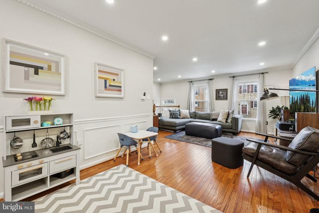 2010 PIERIS CT, Vienna, VA 22182