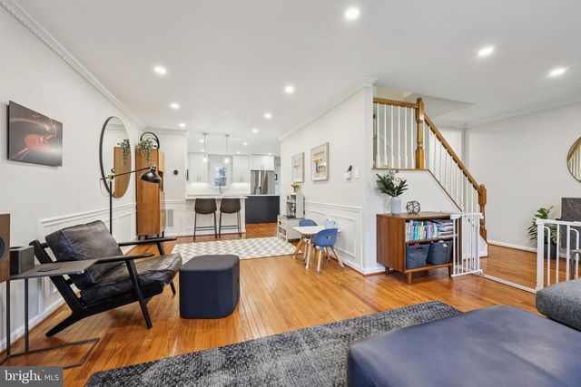 2010 PIERIS CT, Vienna, VA 22182